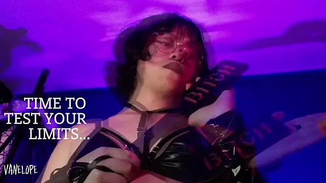 vanelope11 online show from 10-22-25, 06:51