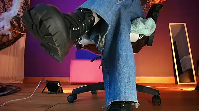 vanelope11 online show from 04-30-26, 02:29