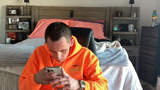 PeytonJohnn online show from 10-27-25, 04:44