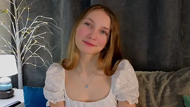 Snapshot of MonaEldon chatting on 12-14-24, 01:17 MonaEldon online show from 12-14-24, 01:17