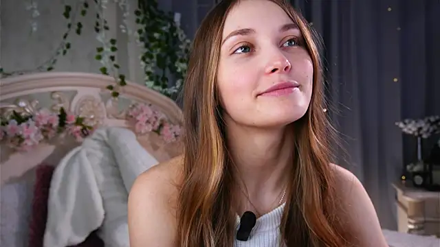 MonaEldon online show from 04-15-26, 02:51