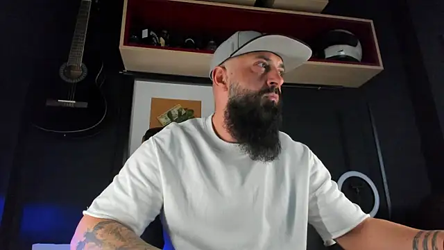 axxelrich  online show from 02-01-25, 06:54