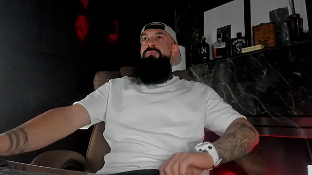 axxelrich  online show from 10-23-25, 04:23