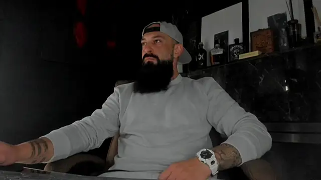 axxelrich  online show from 10-26-25, 05:24