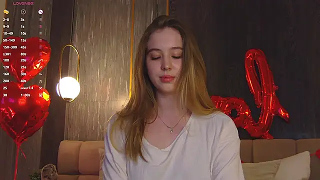 LoraineLuff online show from 02-21-25, 06:04