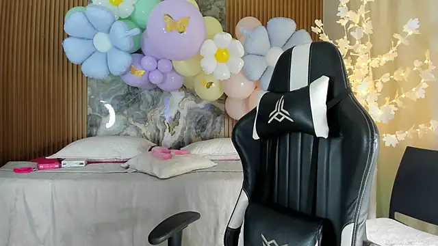 Danna topless online show from 04-01-26, 12:06