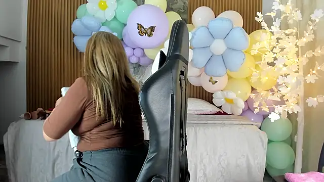 Danna topless online show from 04-08-26, 12:05