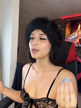 Charlotte greys online show from 04-21-26, 08:23