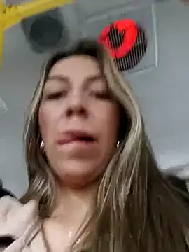 Snapshot of rachellboom chatting on 02-14-25, 05:57 rachellboom online show from 02-14-25, 05:57