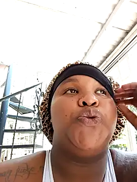 briyinabloom  online show from 03-16-25, 08:00