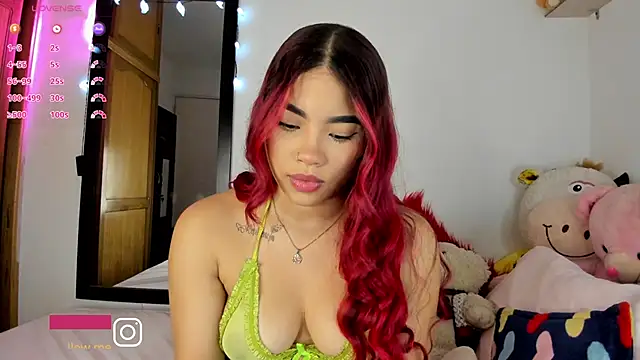 Snapshot of Lee_Ash chatting on 10-14-25, 06:03 Lee Ash online show from 10-14-25, 06:03