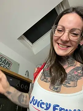 BrownieyQueen online show from 02-05-26, 05:50