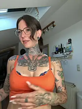 BrownieyQueen online show from 06-19-26, 06:23