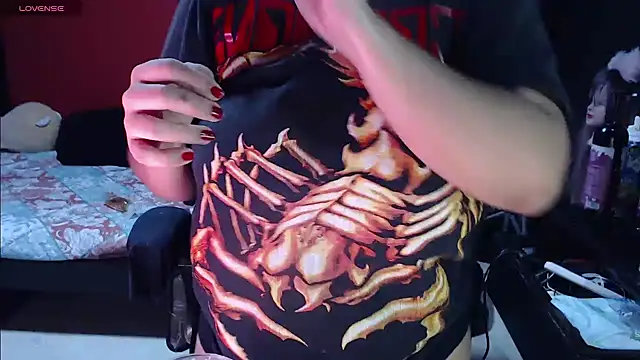 Snapshot of MaggaCass chatting on 01-16-25, 01:27 MaggaCass online show from 01-16-25, 01:27