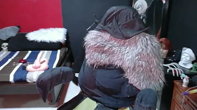 Snapshot of MaggaCass chatting on 03-06-25, 03:02 MaggaCass online show from 03-06-25, 03:02