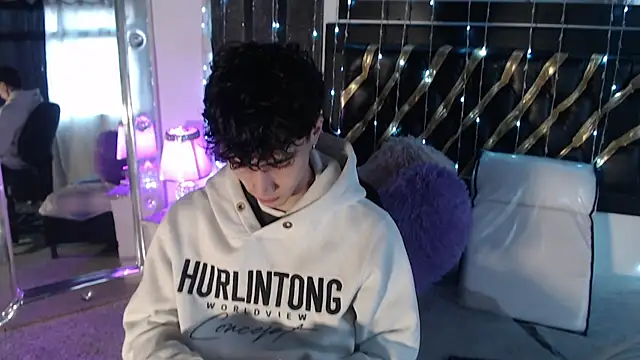 gojo satoru 18 online show from 09-16-25, 11:55