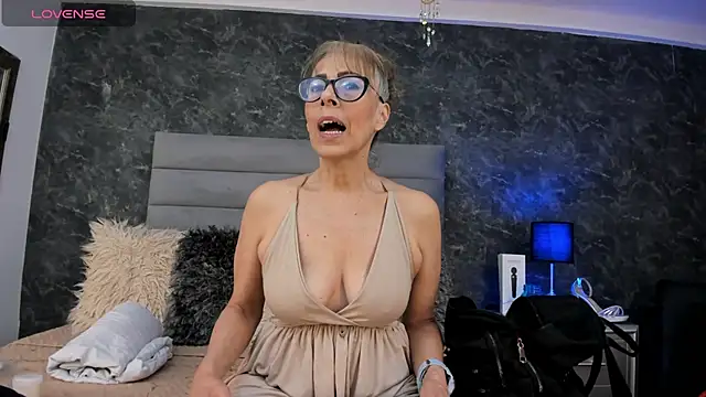 Bella Evans  online show from 04-14-26, 12:55