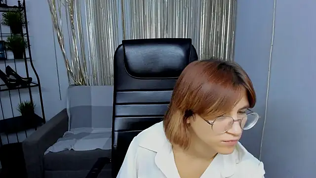 Moon13152 online show from 10-28-25, 09:50