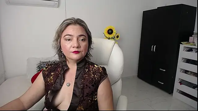 Chiraz hasnaa online show from 01-03-25, 10:19