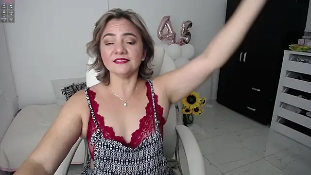 Chiraz hasnaa online show from 01-25-25, 12:26