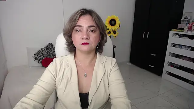 Chiraz hasnaa online show from 03-05-25, 11:05