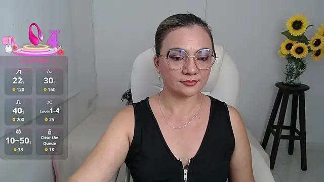 Chiraz hasnaa online show from 10-15-25, 02:22