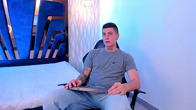 Yeiko Romero  online show from 03-12-25, 05:28