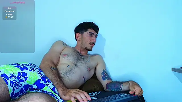 Thomass00 online show from 12-21-24, 03:36