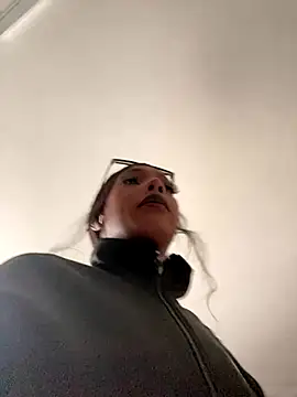 TIFFANYYSTAR online show from 10-18-25, 07:36