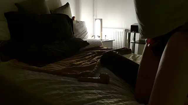 ImYourXtoy online show from 12-13-25, 07:53