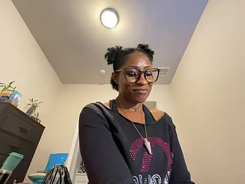 wynterheat online show from 10-24-25, 06:21