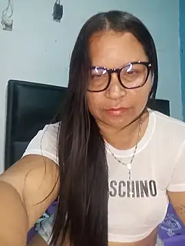 Snapshot of Sikiu_40 chatting on 07-12-26, 04:47 Sikiu 40 online show from 07-12-26, 04:47