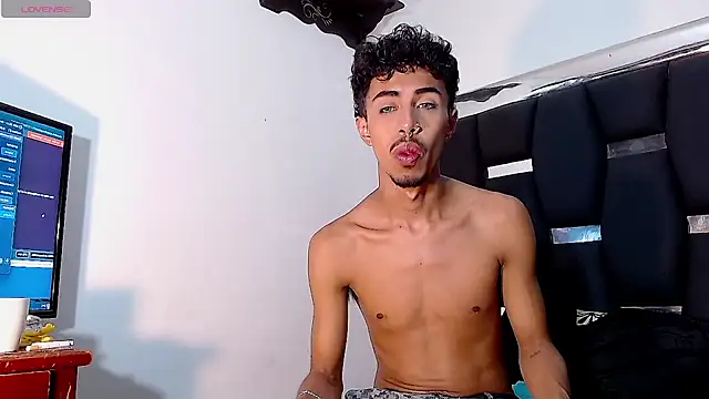 RyanRizzo online show from 12-15-24, 01:57