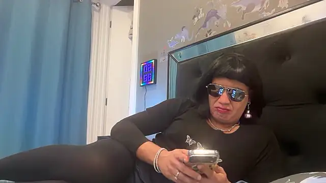 femsissyash online show from 02-21-26, 03:57