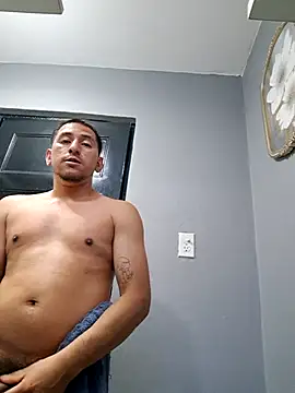 Snapshot of littleboyhot95 chatting on 05-22-26, 01:35 littleboyhot95 online show from 05-22-26, 01:35