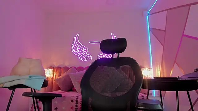  scarletmoore online show from 03-20-25, 10:10