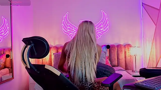  scarletmoore online show from 09-13-25, 10:15