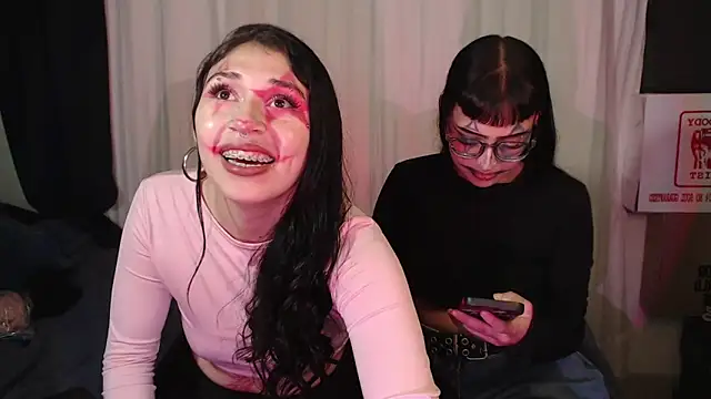 Zowi Hottiee online show from 10-25-25, 01:46