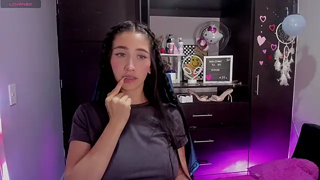 Emilytafur online show from 01-16-26, 12:58