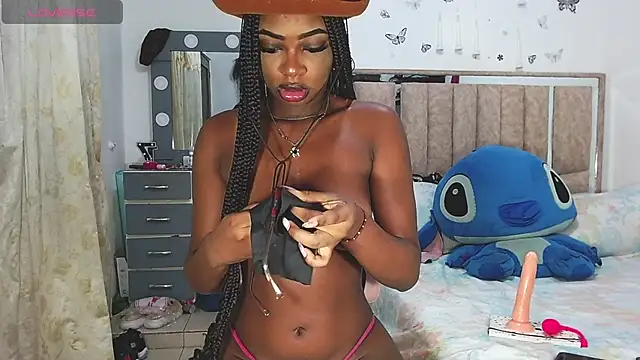 Snapshot of FallonsSweet chatting on 12-02-25, 12:38 FallonsSweet online show from 12-02-25, 12:38