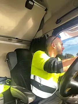 donnuozfutura online show from 12-31-24, 01:08