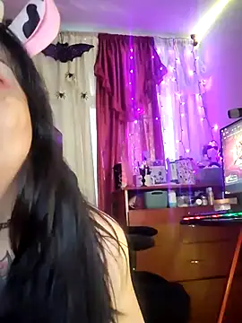 Snapshot of l1la_Rav3n chatting on 10-29-25, 01:19 l1la Rav3n online show from 10-29-25, 01:19