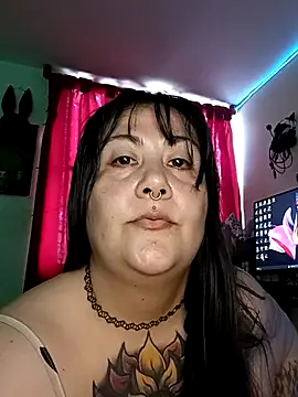 Snapshot of l1la_Rav3n chatting on 05-08-26, 06:02 l1la Rav3n online show from 05-08-26, 06:02