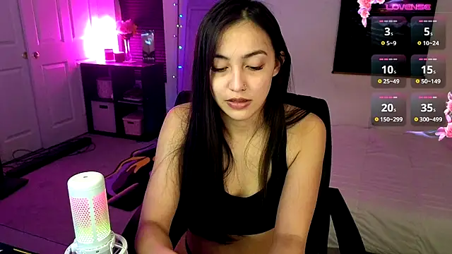 Snapshot of JasmineWinters chatting on 03-21-25, 05:11 JasmineWinters online show from 03-21-25, 05:11