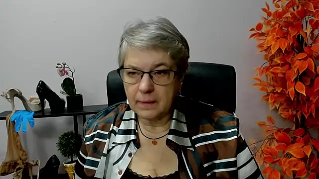 Snapshot of IrisDream chatting on 12-12-24, 07:19 IrisDream online show from 12-12-24, 07:19