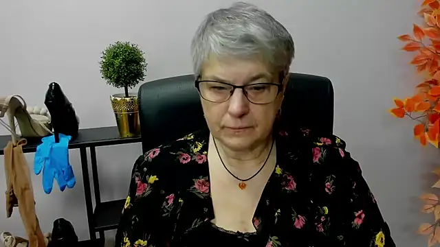 Snapshot of IrisDream chatting on 01-07-25, 07:10 IrisDream online show from 01-07-25, 07:10