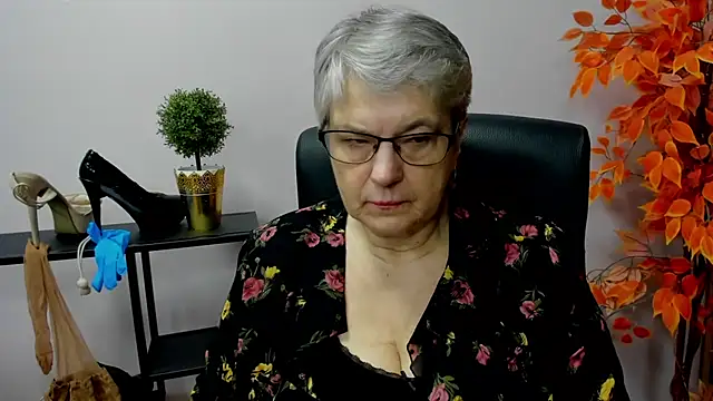 Snapshot of IrisDream chatting on 01-09-25, 07:10 IrisDream online show from 01-09-25, 07:10