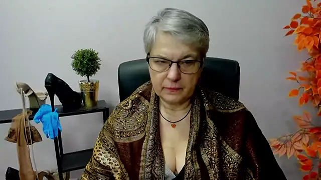 Snapshot of IrisDream chatting on 01-10-25, 07:14 IrisDream online show from 01-10-25, 07:14