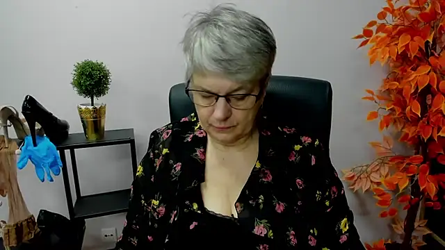 Snapshot of IrisDream chatting on 01-13-25, 07:11 IrisDream online show from 01-13-25, 07:11