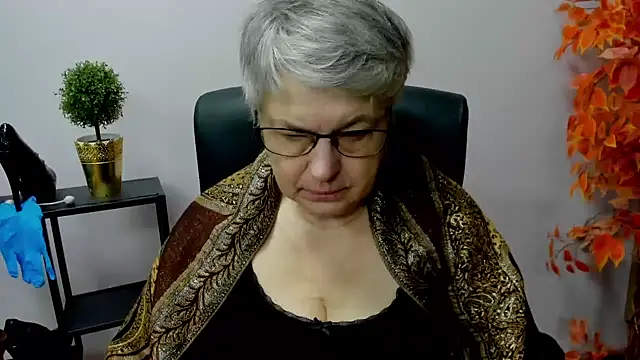 Snapshot of IrisDream chatting on 01-16-25, 07:28 IrisDream online show from 01-16-25, 07:28